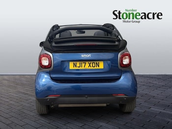 Used smart fortwo 2017 for sale - 79413112: Photo
