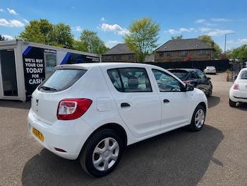 Used Dacia Sandero 2016 for sale - 78764393: Photo