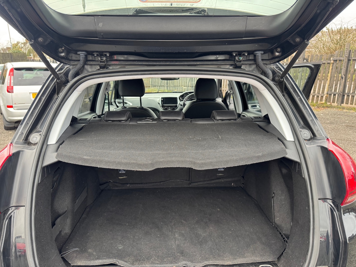 Used Peugeot 2008 2018 for sale - 78191057: Photo 11