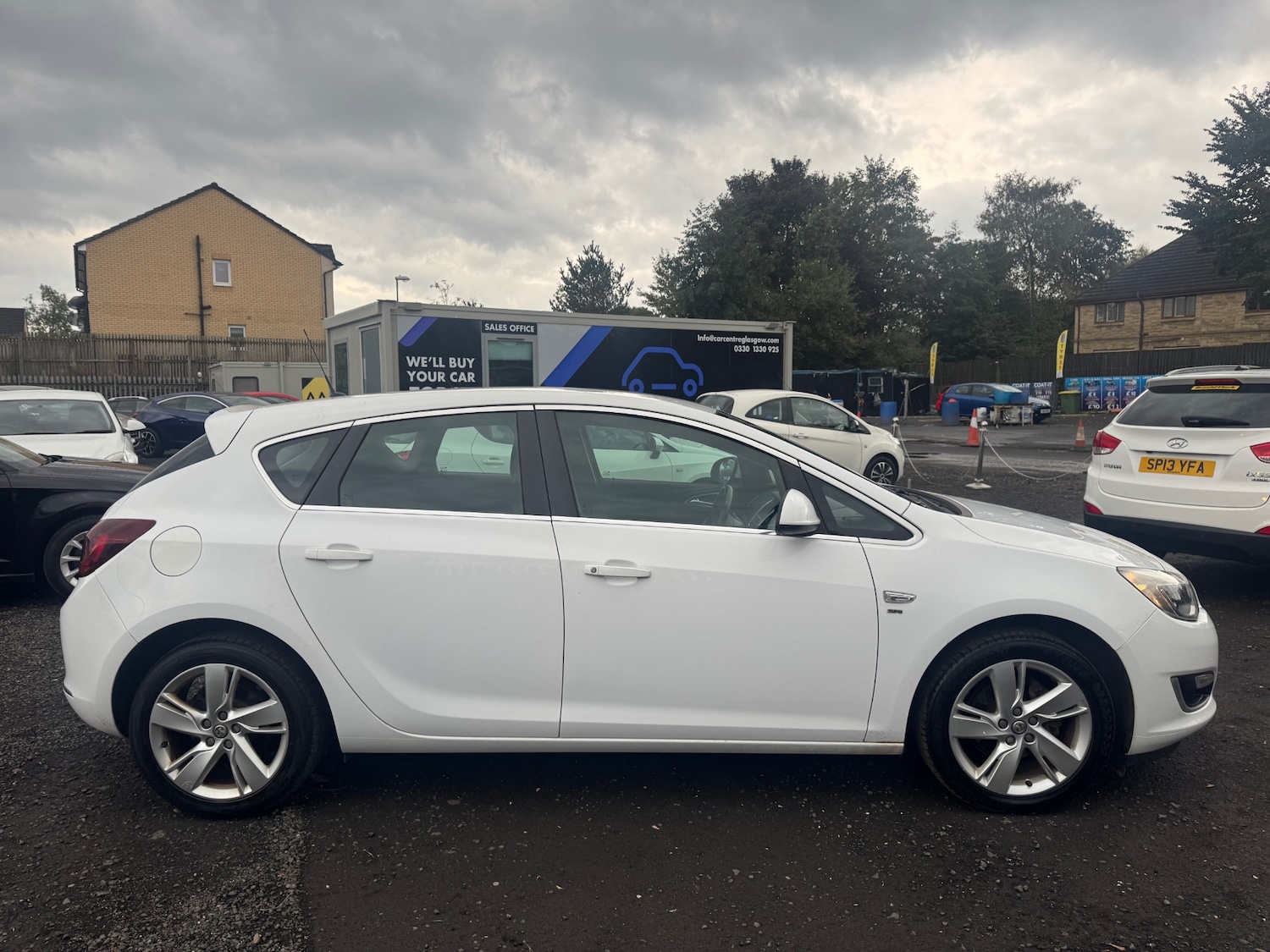 Used Vauxhall Astra 2013 for sale - 76143192: Photo 2
