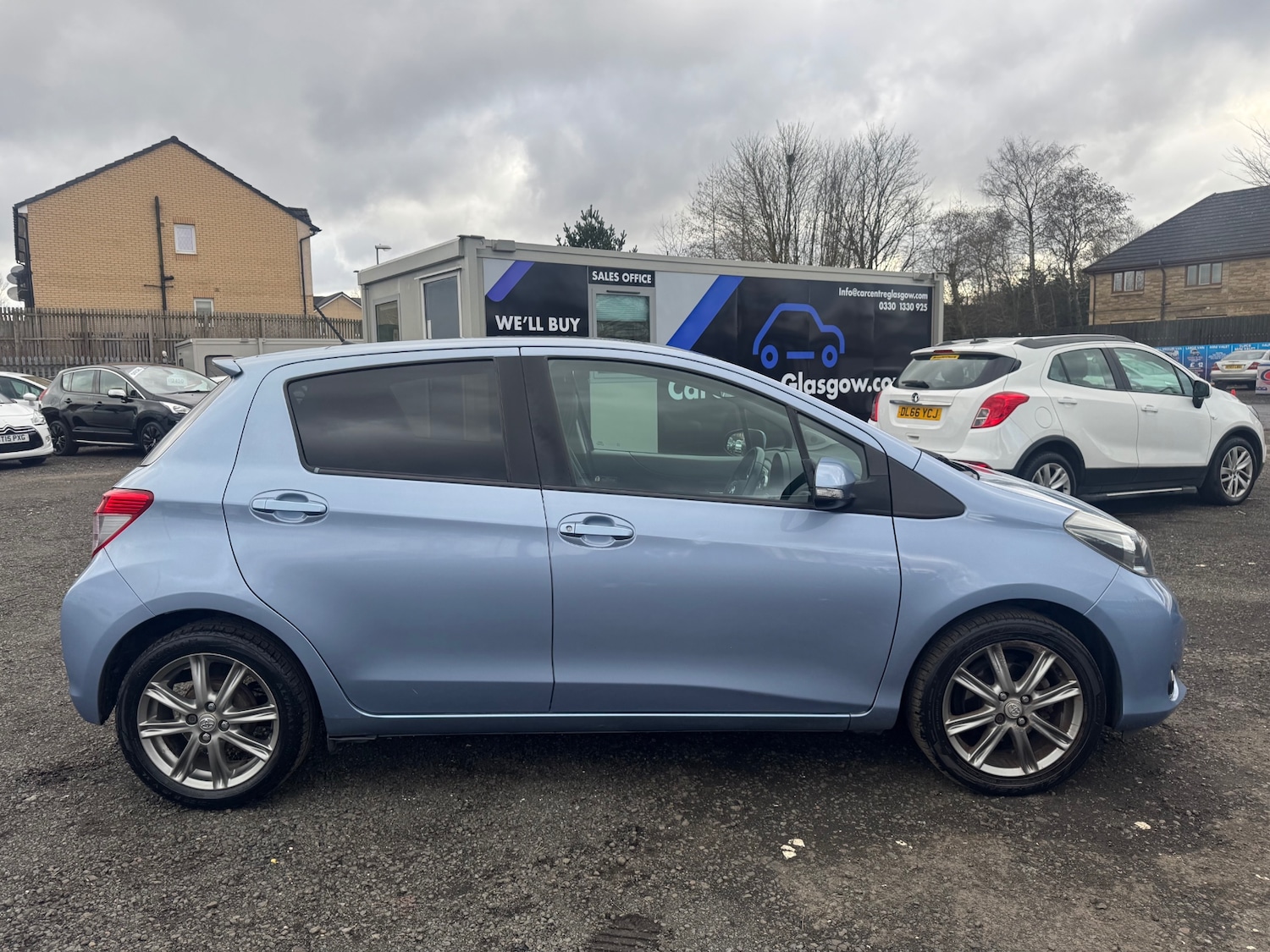 Used Toyota Yaris 2012 for sale - 77417972: Photo 2