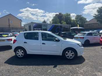 Used Dacia Sandero 2015 for sale - 74913145: Photo