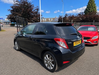 Used Toyota Yaris 2013 for sale - 79031859: Photo