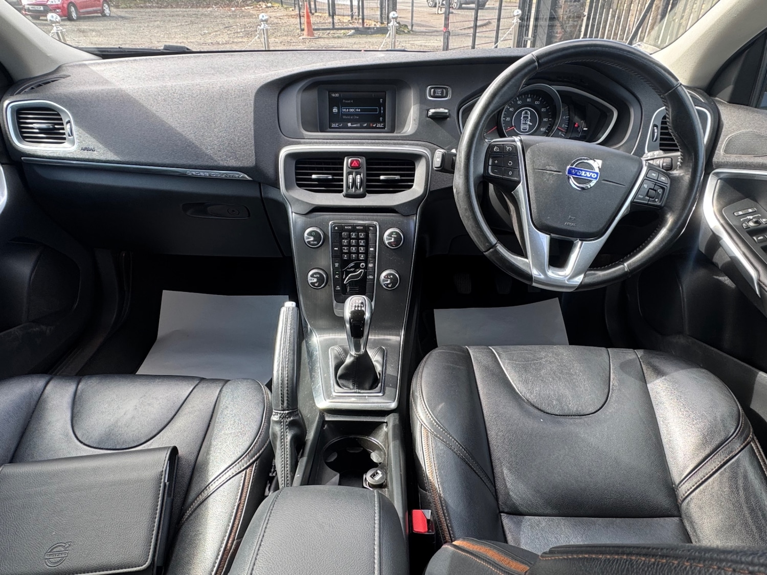 Used Volvo V40 2015 for sale - 77980644: Photo 13