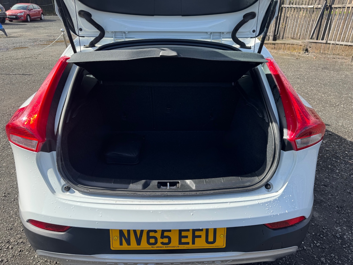 Used Volvo V40 2015 for sale - 77980644: Photo 9