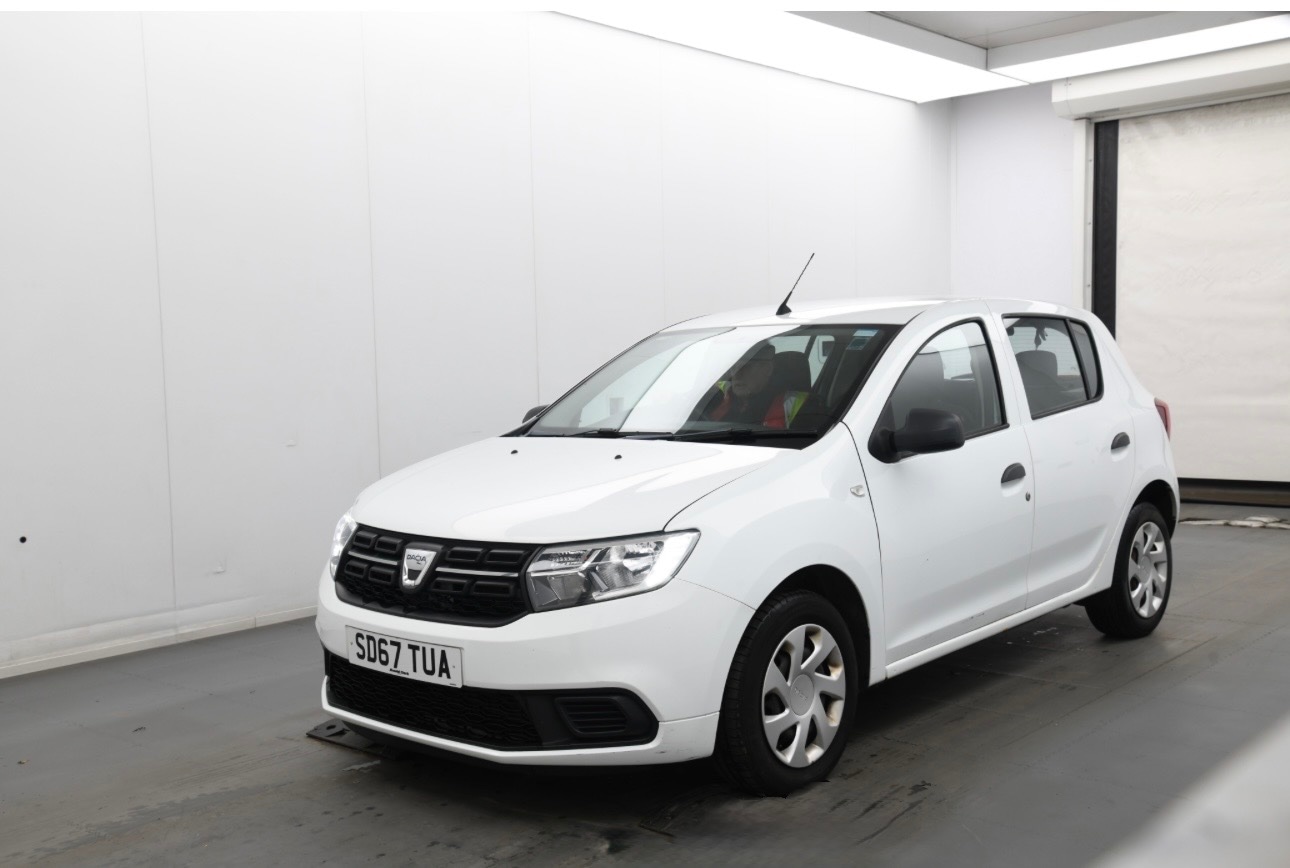 Used Dacia Sandero 2017 for sale - 76946309: Photo 2