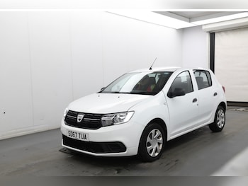 Used Dacia Sandero 2017 for sale - 76946309: Photo