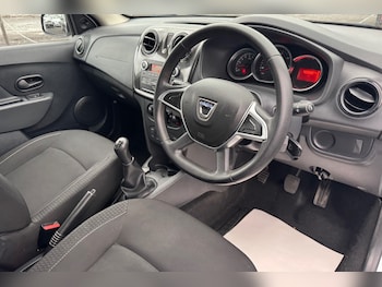 Used Dacia Sandero 2017 for sale - 76946309: Photo