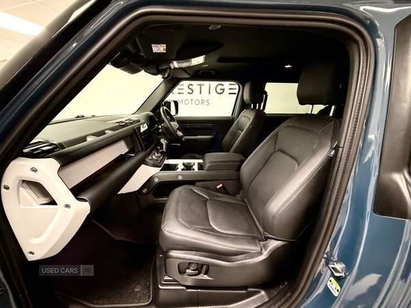 Used Land Rover Defender 2024 for sale - 76620760: Photo 11