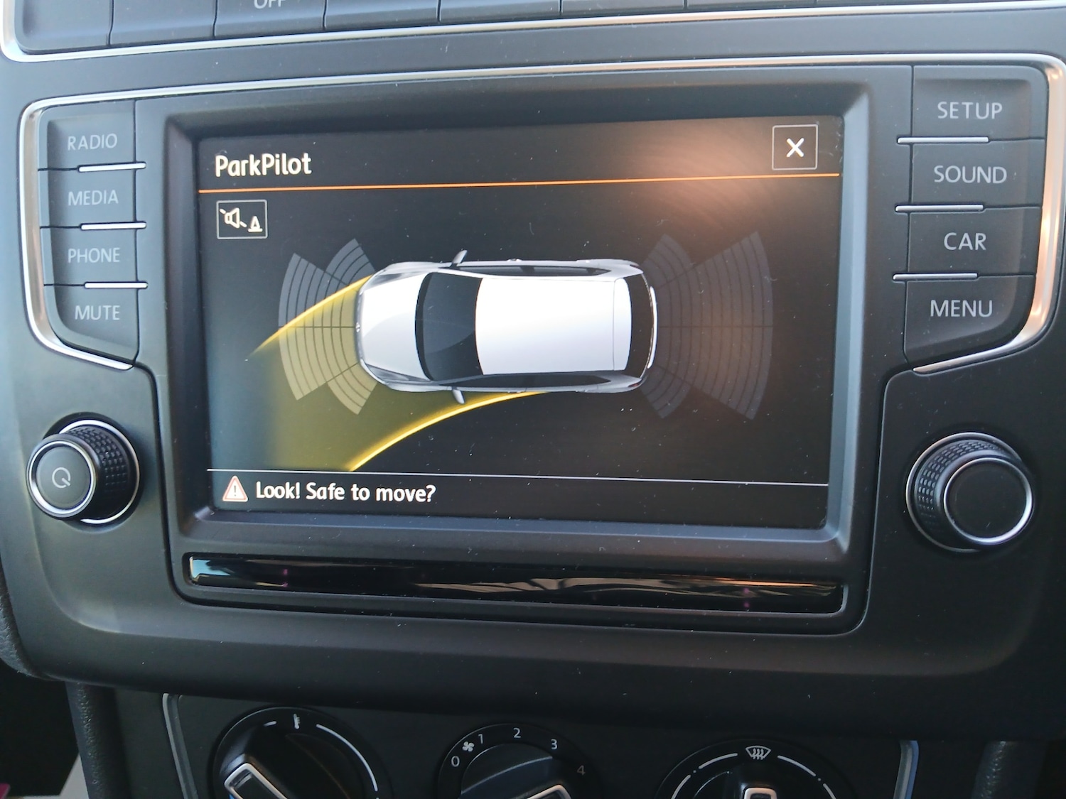 Used Volkswagen Polo 2015 for sale - 77350528: Photo 8