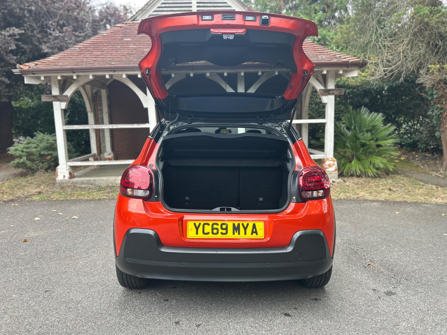 Vehicle 33
