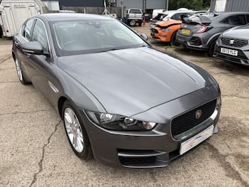 Used Jaguar XE 2016 for sale - 79454547: Photo
