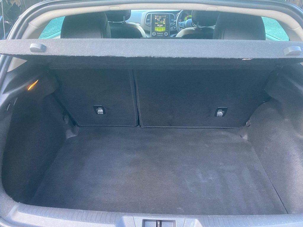 Used Renault Megane 2017 for sale - 76900932: Photo 13