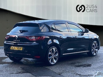 Used Renault Megane 2017 for sale - 76900932: Photo
