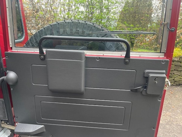 Used Land Rover Defender 90 1997 for sale - 75473592: Photo 19