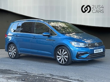 Used Volkswagen Touran 2018 for sale - 76081105: Photo