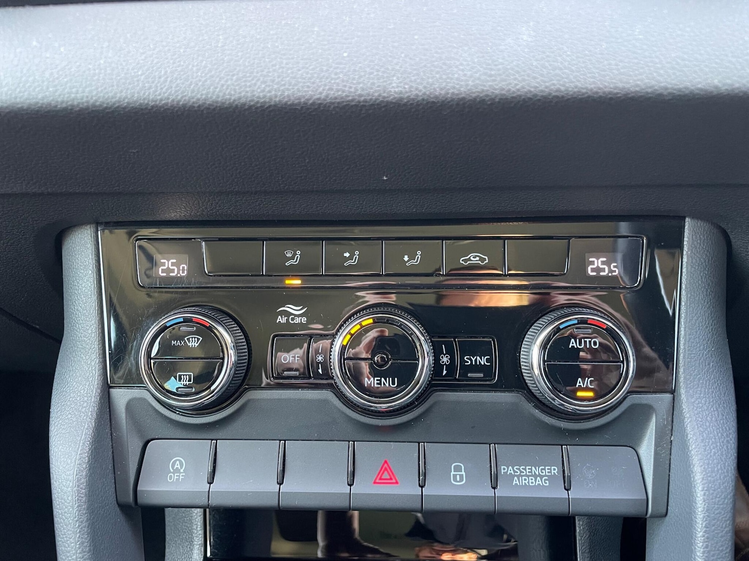 Used Skoda Karoq 2020 for sale - 77130880: Photo 12