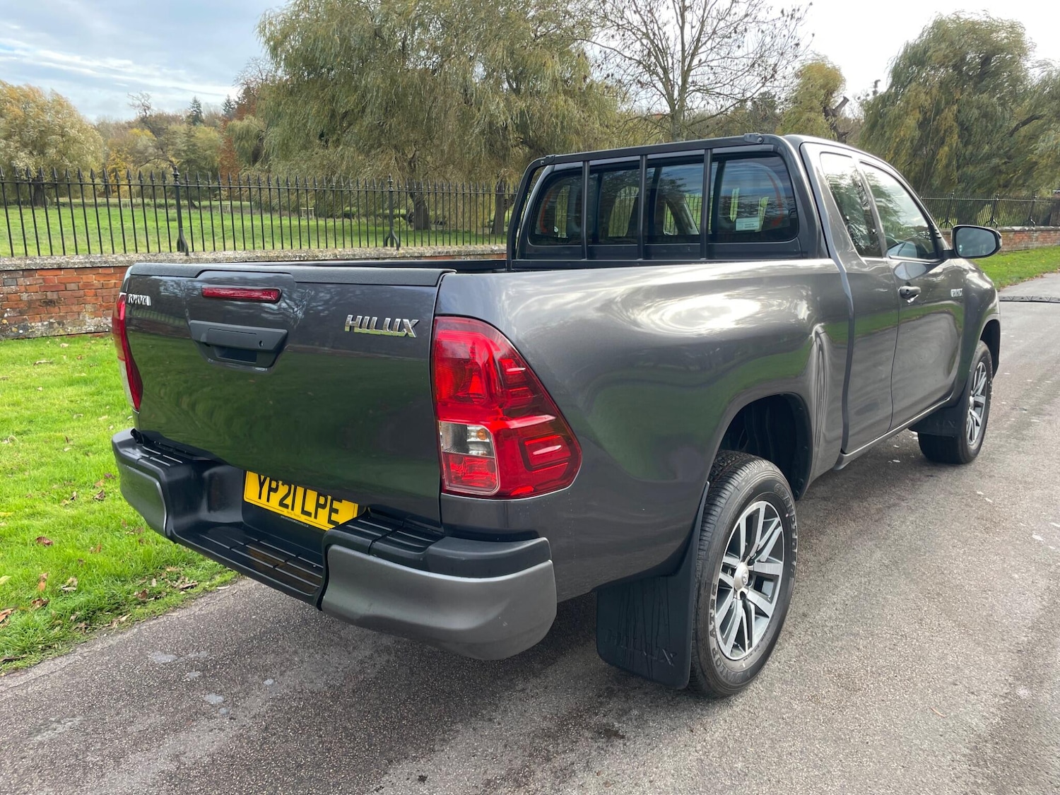 Used Toyota Hilux 2021 for sale - 76473427: Photo 4