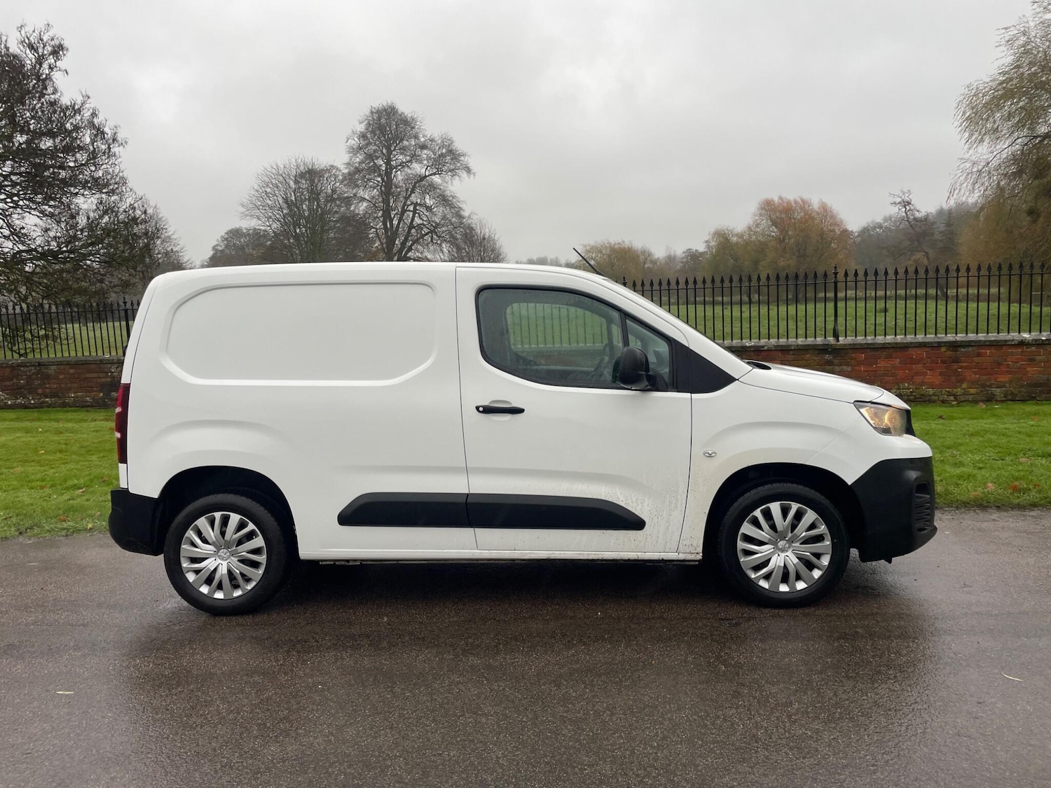 Used Peugeot Partner 2020 for sale - 76765824: Photo 2