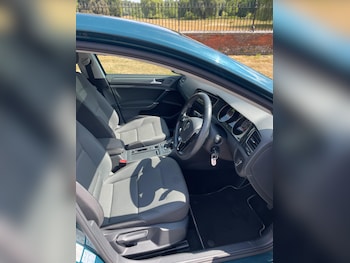 Used Volkswagen Golf 2017 for sale - 79325369: Photo