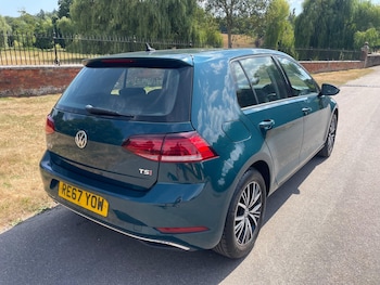 Used Volkswagen Golf 2017 for sale - 79325369: Photo