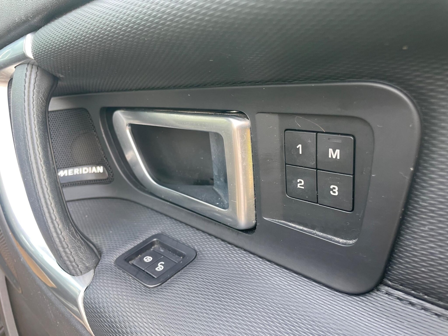 Used Land Rover Discovery Sport 2016 for sale - 77238315: Photo 11