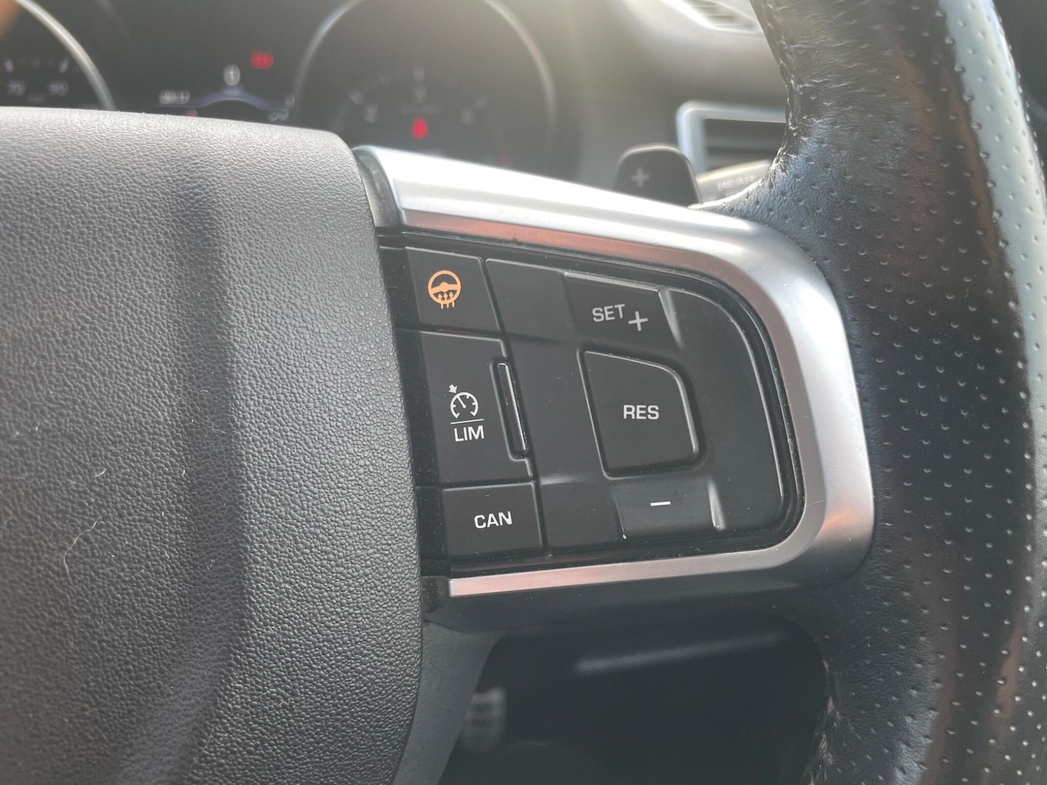 Used Land Rover Discovery Sport 2016 for sale - 77238315: Photo 12