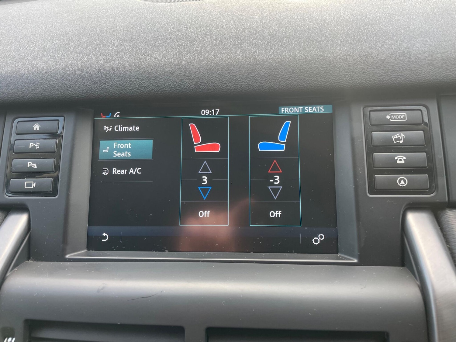 Used Land Rover Discovery Sport 2016 for sale - 77238315: Photo 13