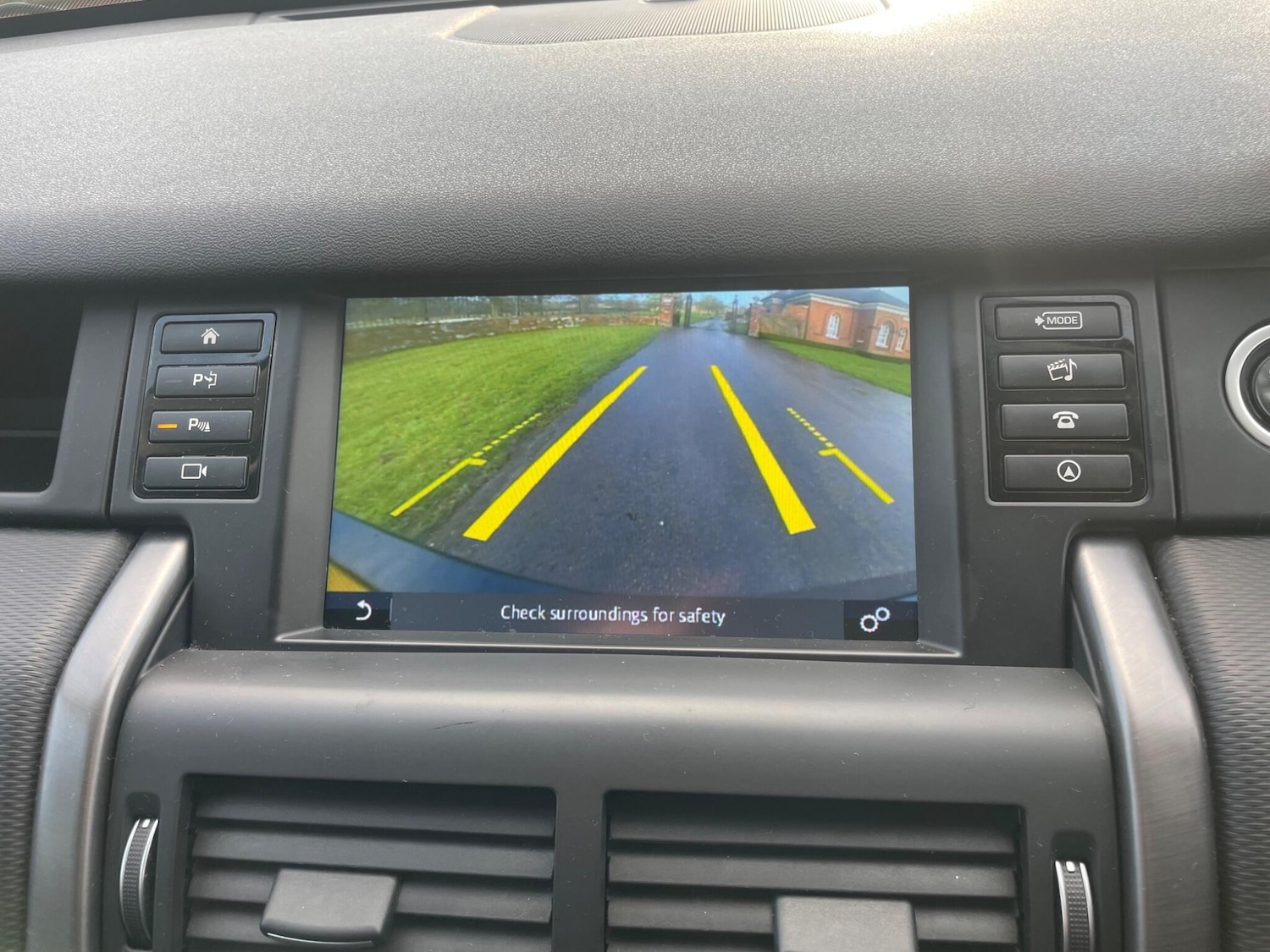 Used Land Rover Discovery Sport 2016 for sale - 77238315: Photo 14