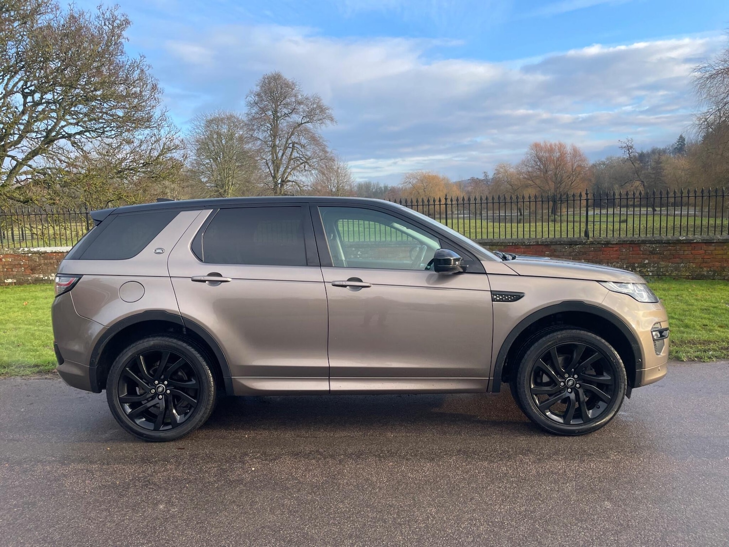 Used Land Rover Discovery Sport 2016 for sale - 77238315: Photo 2