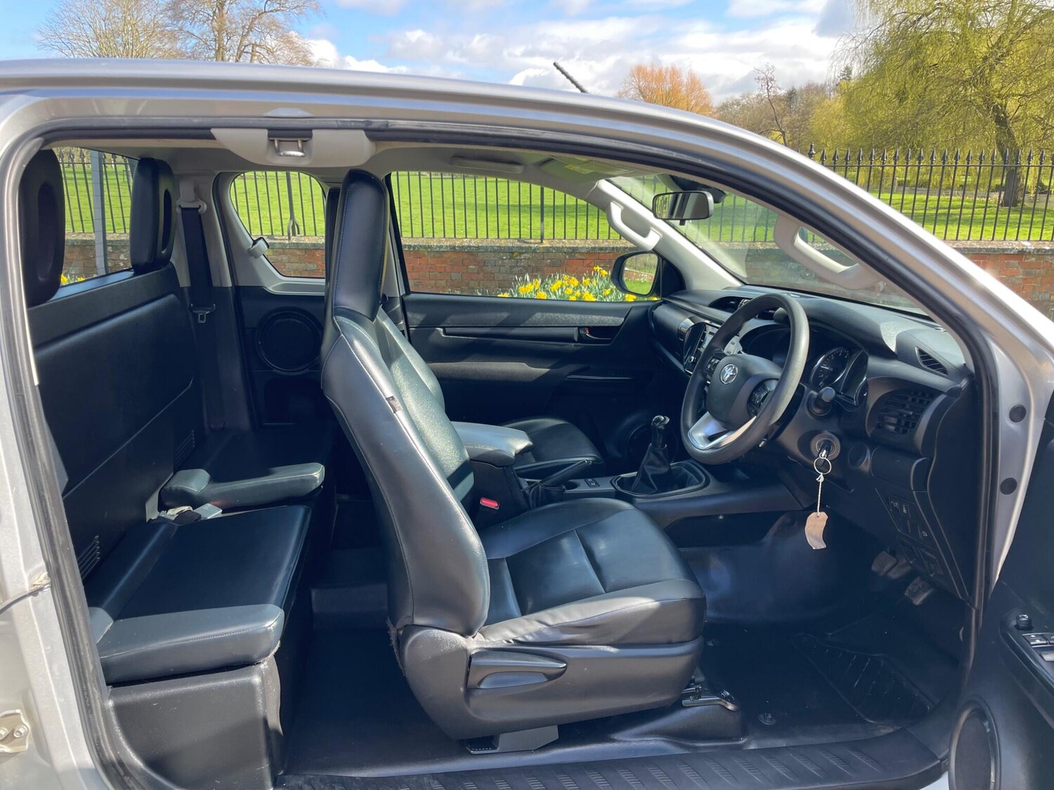 Used Toyota Hilux for sale - 77892101: Photo 3