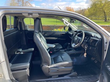 Used Toyota Hilux 2021 for sale - 77892101: Photo