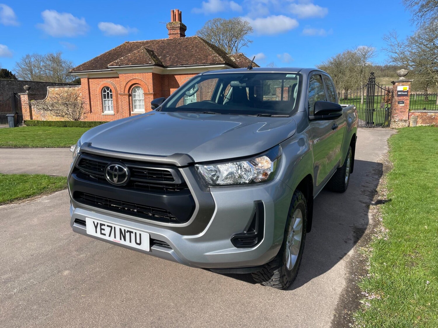 Used Toyota Hilux for sale - 77892101: Photo 5
