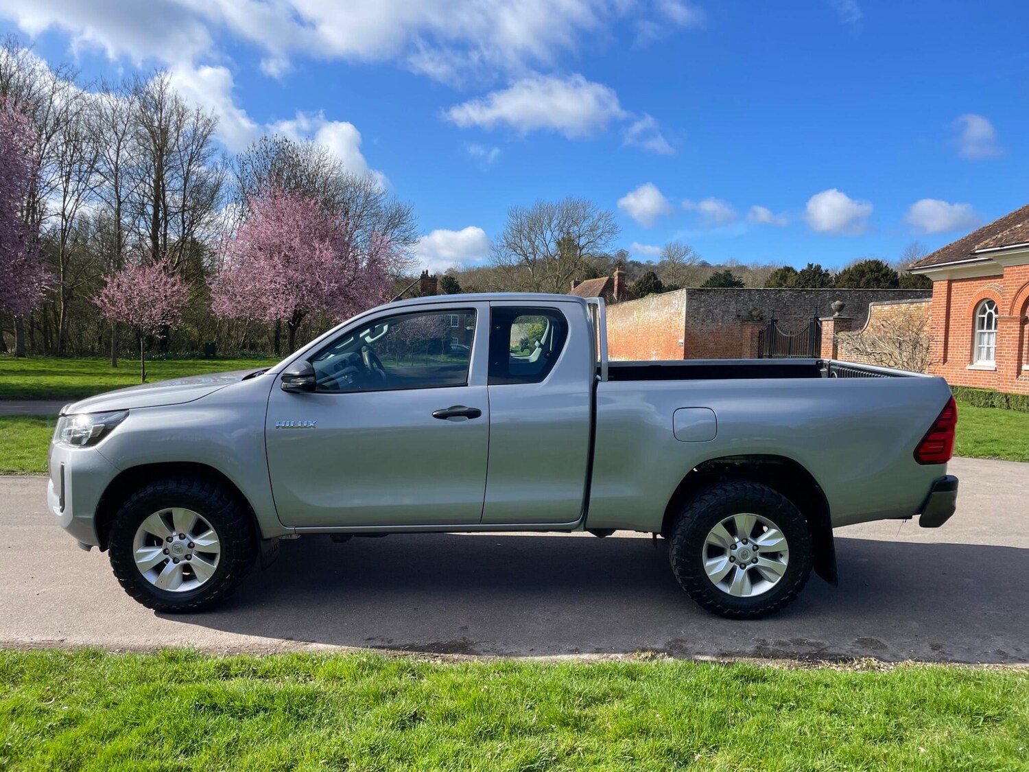 Used Toyota Hilux for sale - 77892101: Photo 6