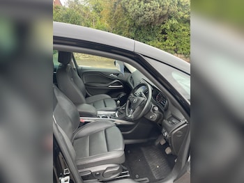 Used Vauxhall Zafira Tourer 2017 for sale - 75609107: Photo