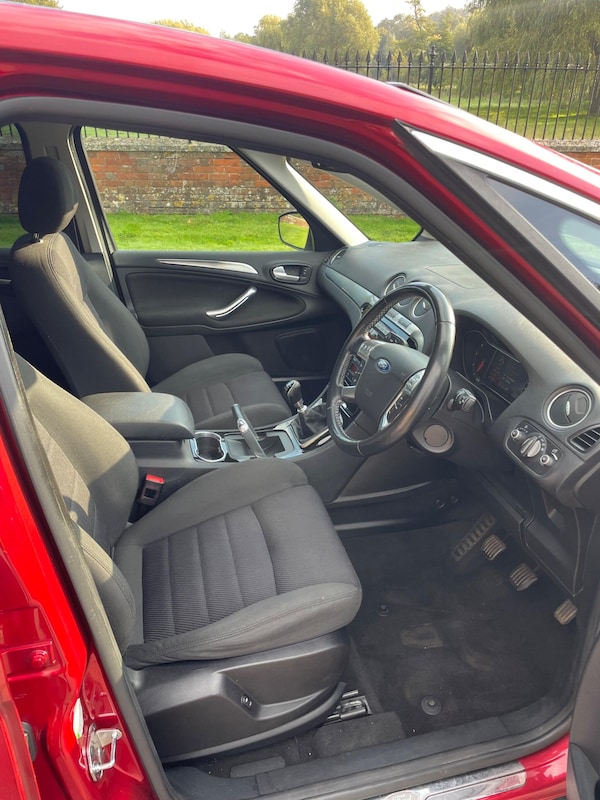Used Ford S-Max 2013 for sale - 76095059: Photo 3