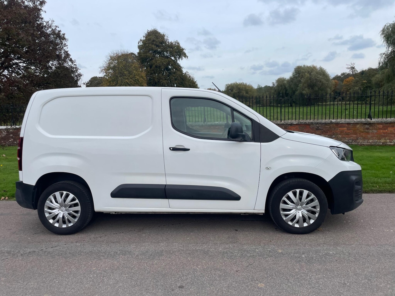 Used Peugeot Partner 2019 for sale - 76314498: Photo 2