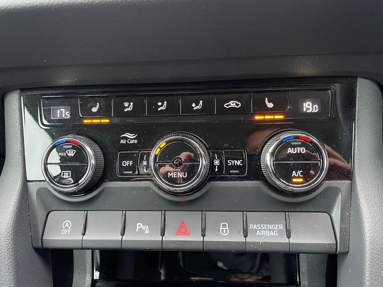 Used Skoda Karoq 2021 for sale - 76927068: Photo 10