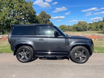 Used Land Rover Defender 2022 for sale - 79767320: Photo