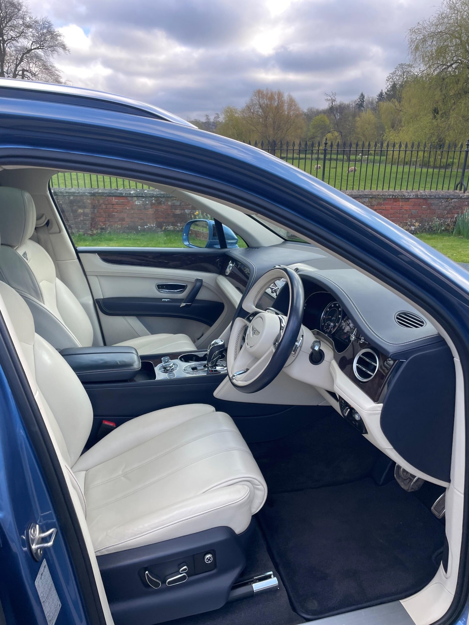 Used Bentley Bentayga for sale - 78116477: Photo 3