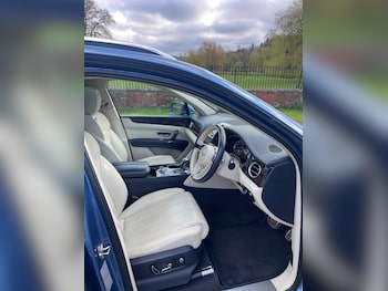 Used Bentley Bentayga 2018 for sale - 78116477: Photo