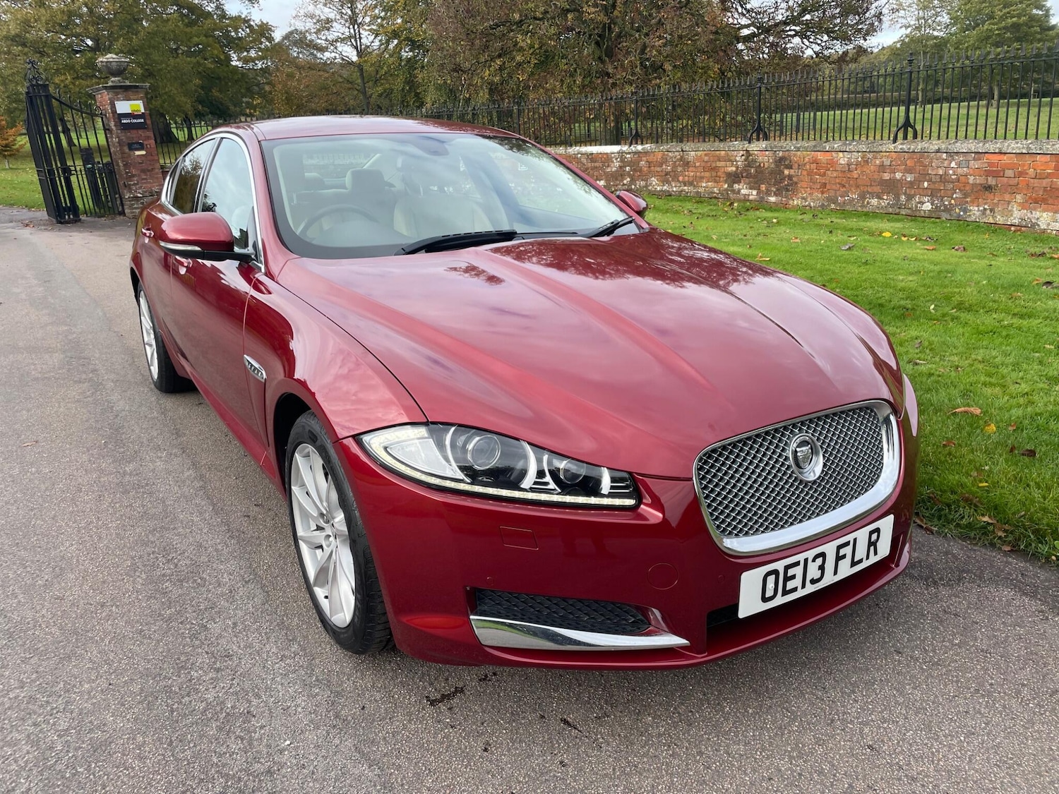 Used Jaguar XF 2013 for sale - 76371084: Photo 1
