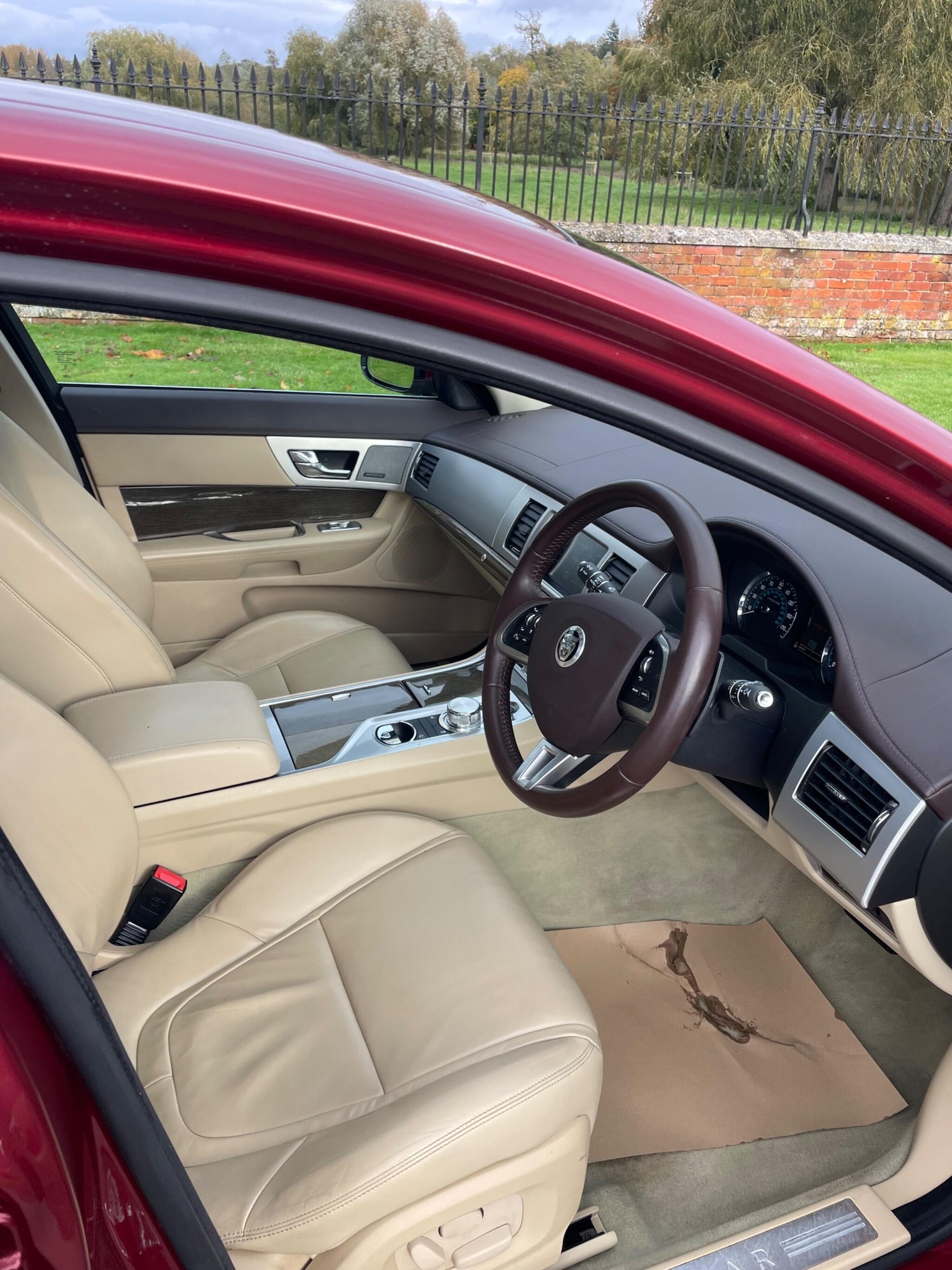 Used Jaguar XF 2013 for sale - 76371084: Photo 3