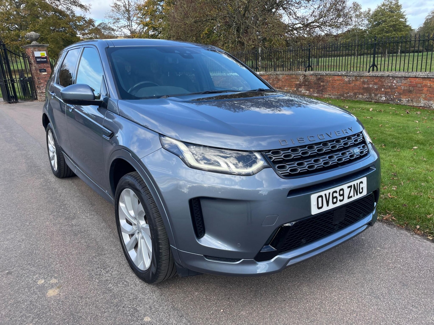 Used Land Rover Discovery Sport 2019 for sale - 76399063: Photo 1