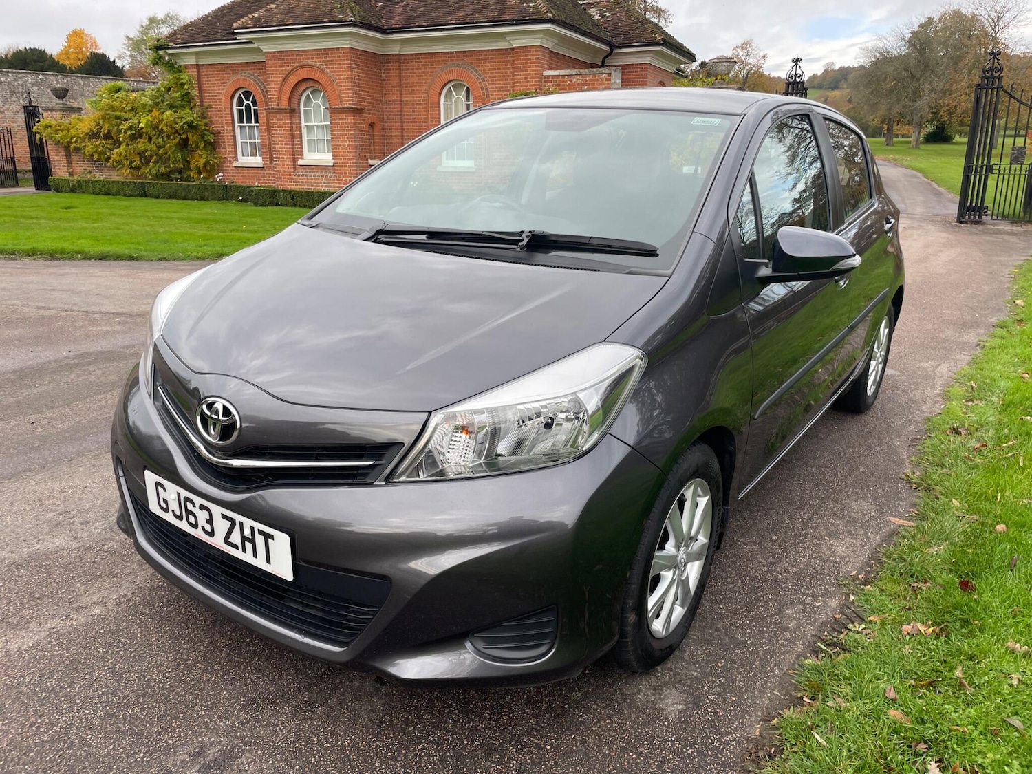 Used Toyota Yaris 2013 for sale - 76472968: Photo 5