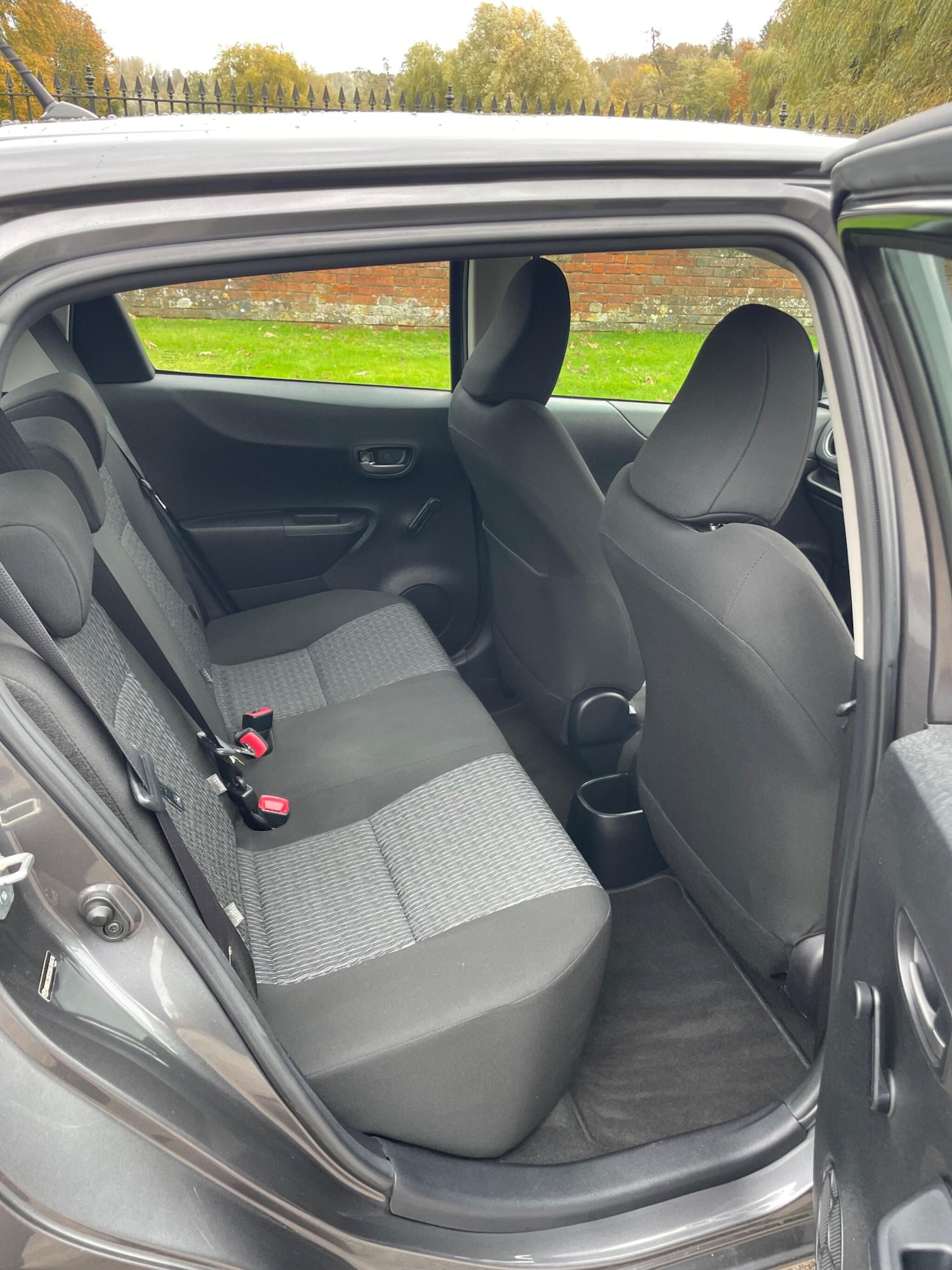 Used Toyota Yaris 2013 for sale - 76472968: Photo 7