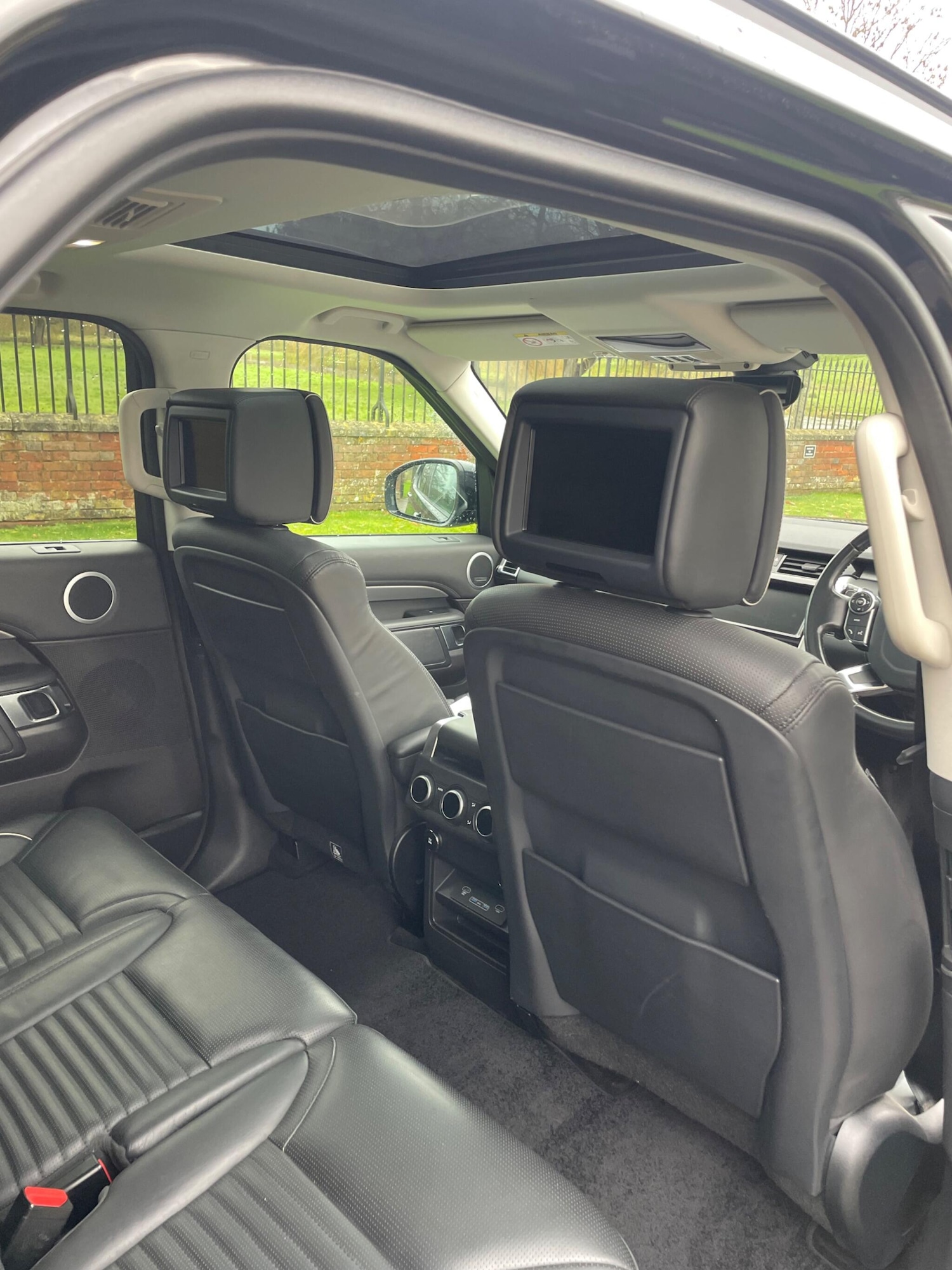 Used Land Rover Discovery 2018 for sale - 76850554: Photo 10