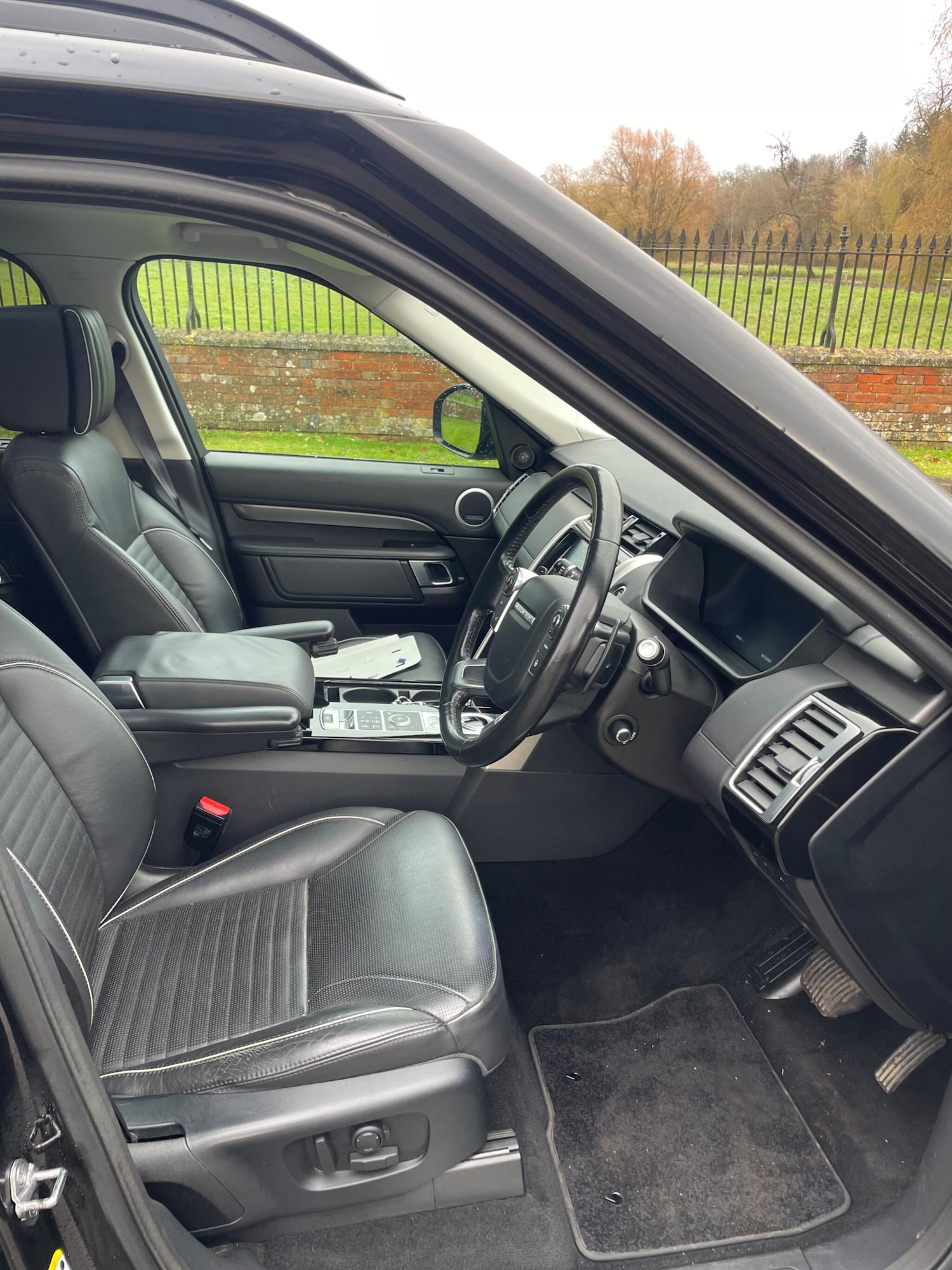 Used Land Rover Discovery 2018 for sale - 76850554: Photo 3