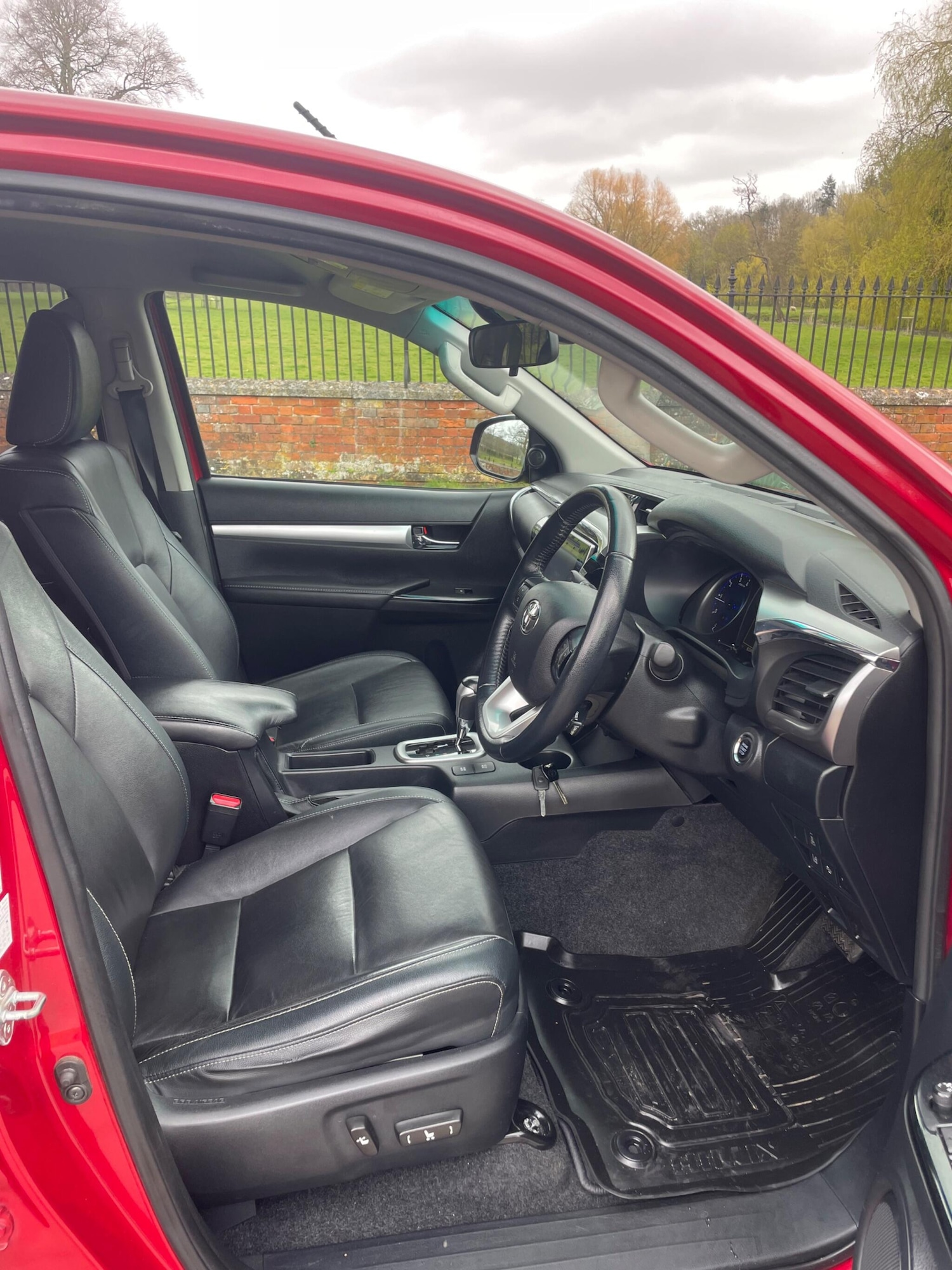 Used Toyota Hilux 2018 for sale - 78058145: Photo 3