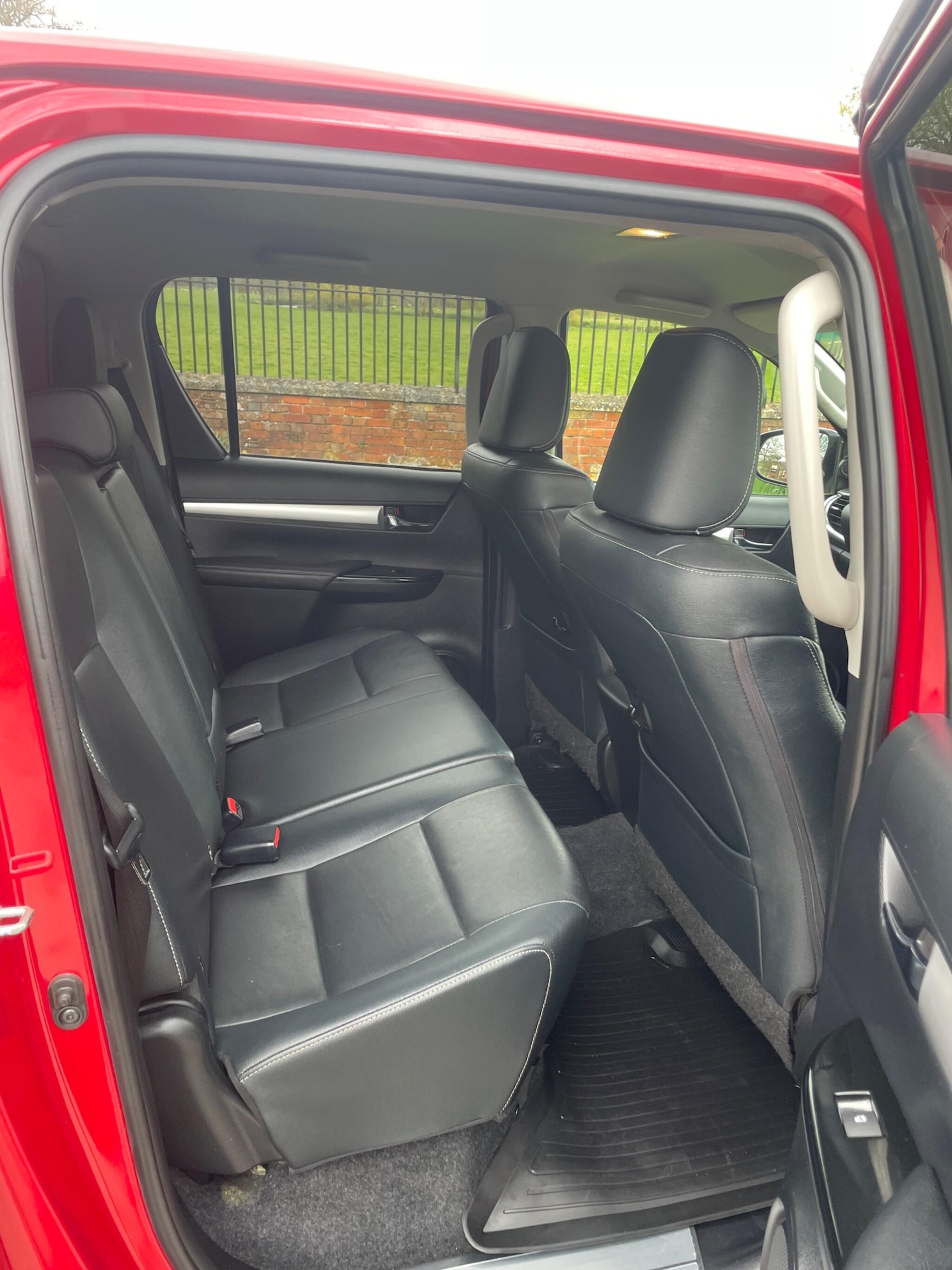 Used Toyota Hilux 2018 for sale - 78058145: Photo 7